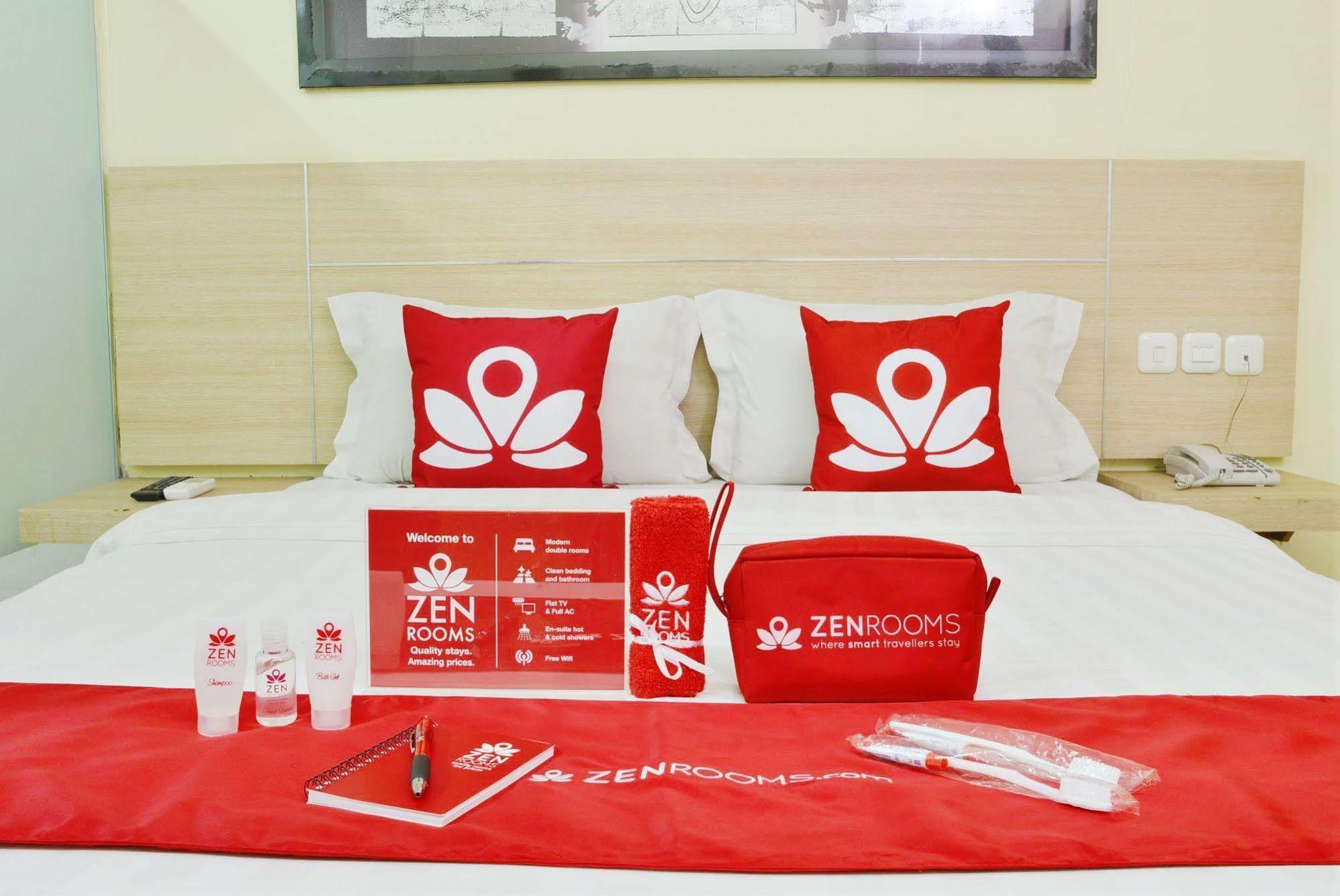 Zen Rooms Rujia Pecenongan Джакарта Екстериор снимка