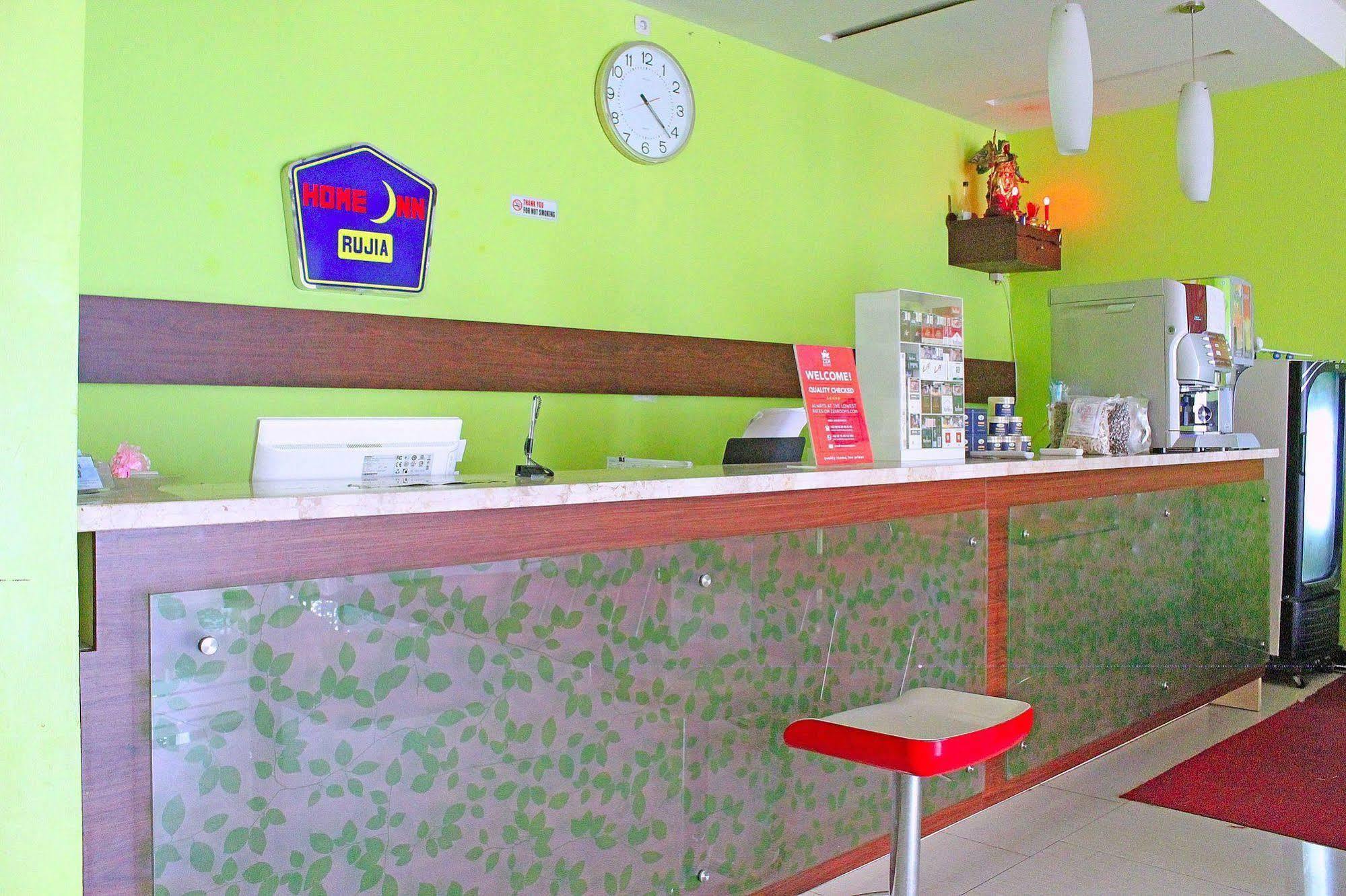 Zen Rooms Rujia Pecenongan Джакарта Екстериор снимка