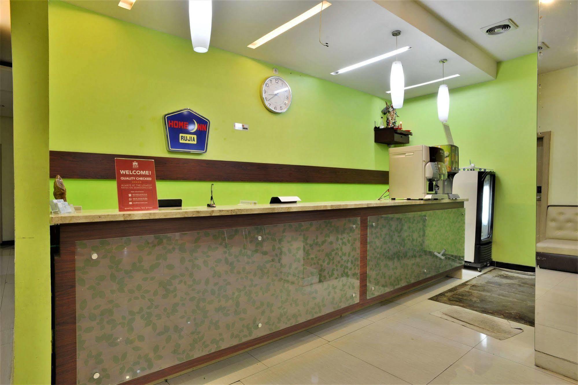 Zen Rooms Rujia Pecenongan Джакарта Екстериор снимка