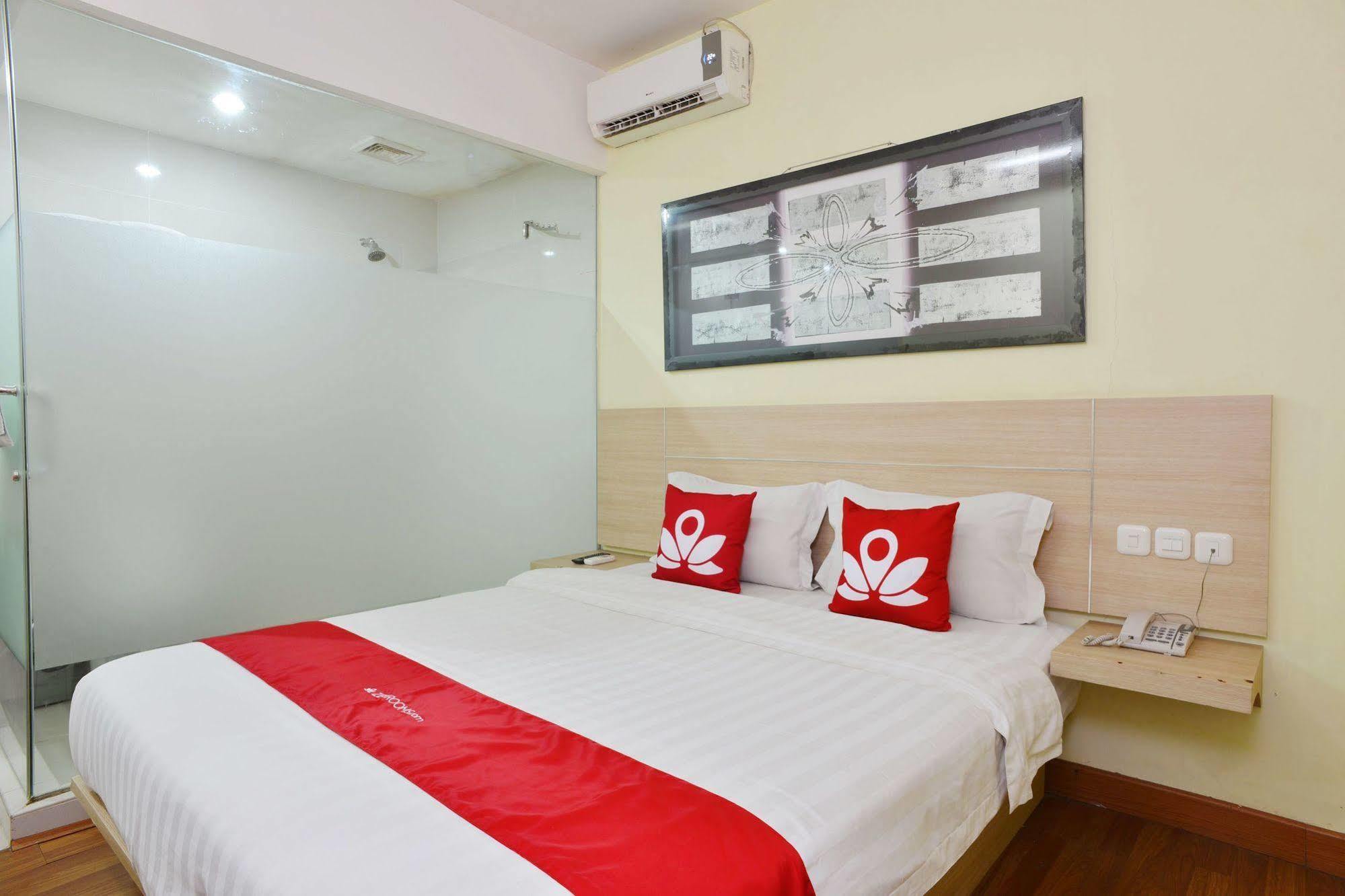 Zen Rooms Rujia Pecenongan Джакарта Екстериор снимка