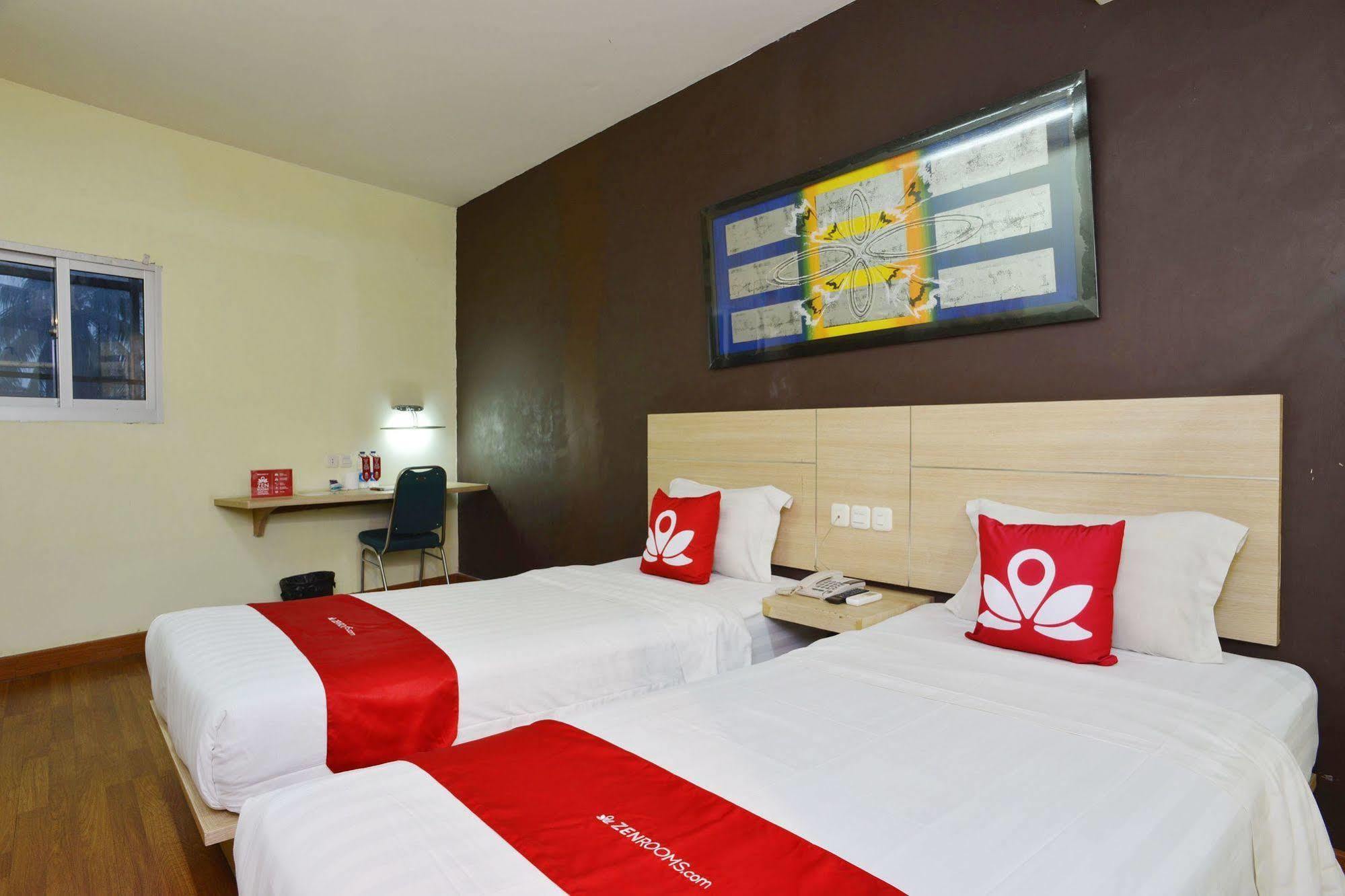 Zen Rooms Rujia Pecenongan Джакарта Екстериор снимка