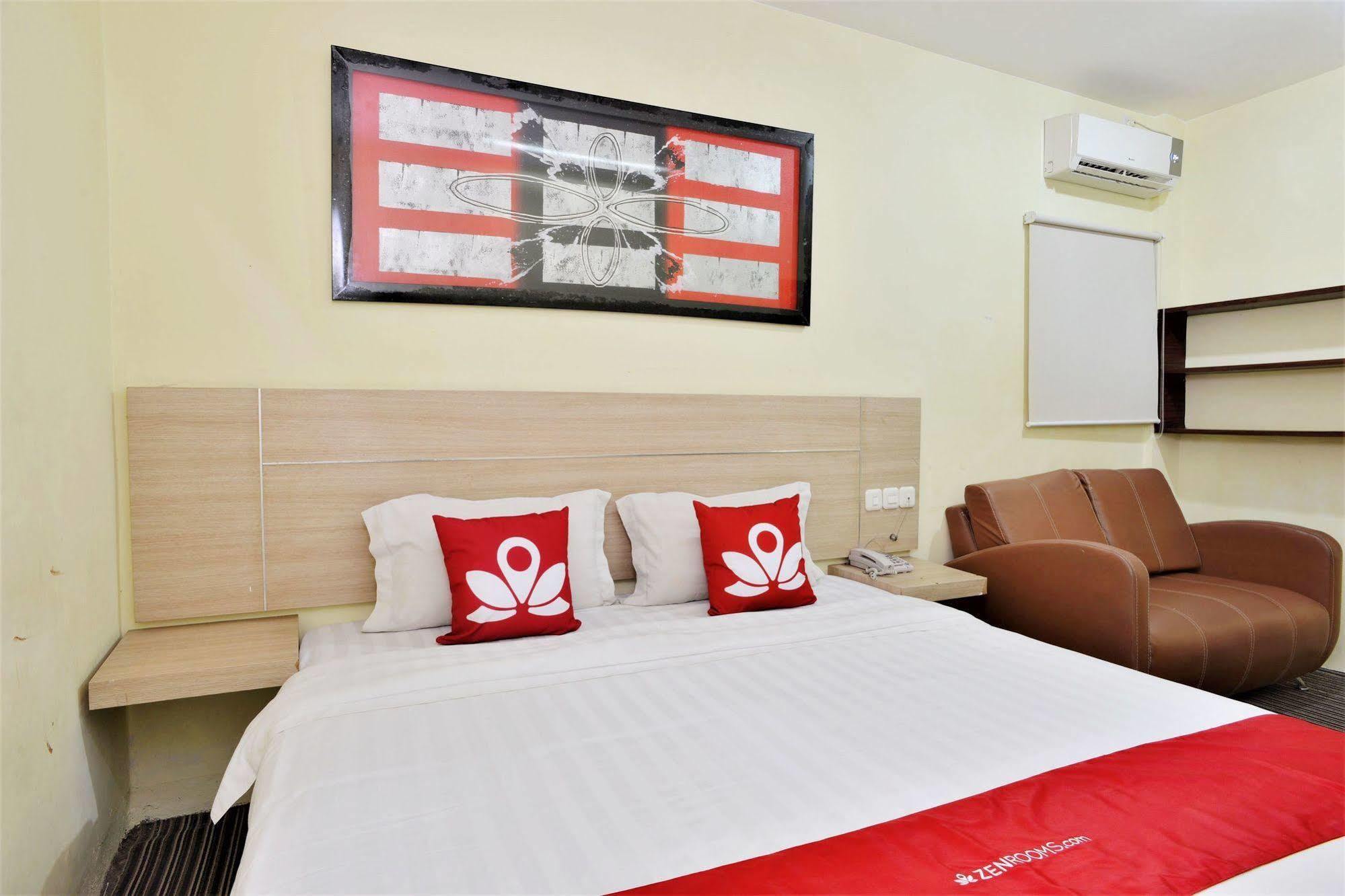 Zen Rooms Rujia Pecenongan Джакарта Екстериор снимка
